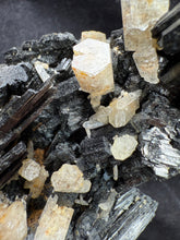 Load image into Gallery viewer, Goshenite-01