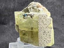 Load image into Gallery viewer, Fluorapatite-01