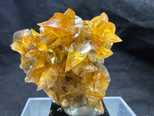 Load image into Gallery viewer, Gypsum-07