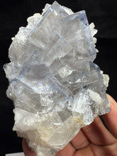 Load image into Gallery viewer, Fluorite-42