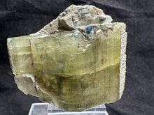 Load image into Gallery viewer, Fluorapatite-01