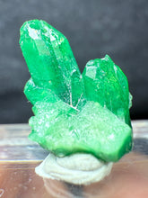 Load image into Gallery viewer, Vesuvianite-04