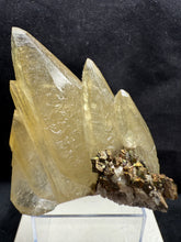 Load image into Gallery viewer, Calcite-01