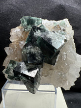 Load image into Gallery viewer, Fluorite-08