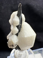 Load image into Gallery viewer, Analcime-02