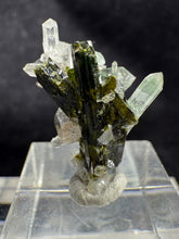 Load image into Gallery viewer, Epidote-02