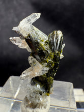 Load image into Gallery viewer, Epidote-02