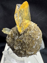 Load image into Gallery viewer, Gypsum-05