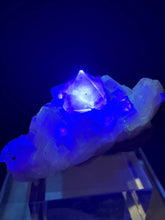 Load image into Gallery viewer, Fluorite-24