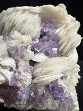 Load image into Gallery viewer, Barite-02