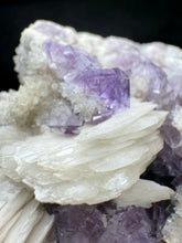 Load image into Gallery viewer, Barite-02