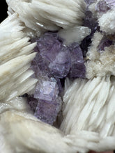Load image into Gallery viewer, Barite-02