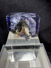 Load image into Gallery viewer, Fluorite-25