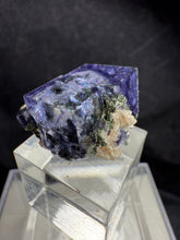Load image into Gallery viewer, Fluorite-25