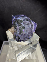 Load image into Gallery viewer, Fluorite-25