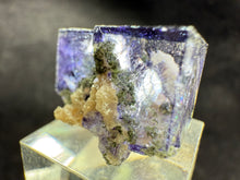 Load image into Gallery viewer, Fluorite-25