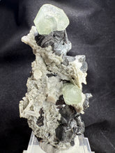Load image into Gallery viewer, Fluorite-36