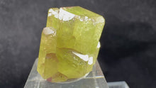 Load and play video in Gallery viewer, Vesuvianite-26