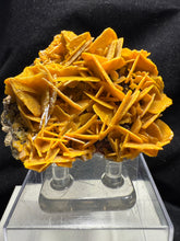 Load image into Gallery viewer, Wulfenite-02
