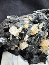 Load image into Gallery viewer, Goshenite-01
