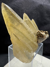 Load image into Gallery viewer, Calcite-01
