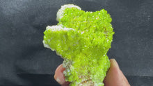 Load and play video in Gallery viewer, Pyromorphite-01
